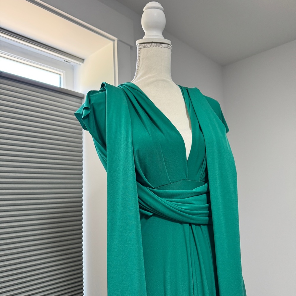 Elegant Green Evening Gown